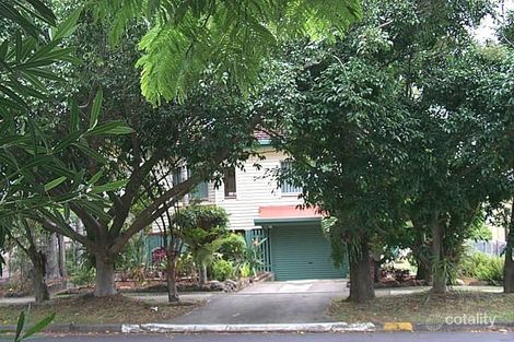 9 Deakin Ave, Southport, QLD 4215