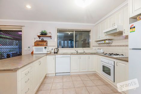 Property photo of 11 Sir Phillip Court Pakenham VIC 3810