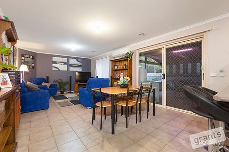 Property photo of 11 Sir Phillip Court Pakenham VIC 3810