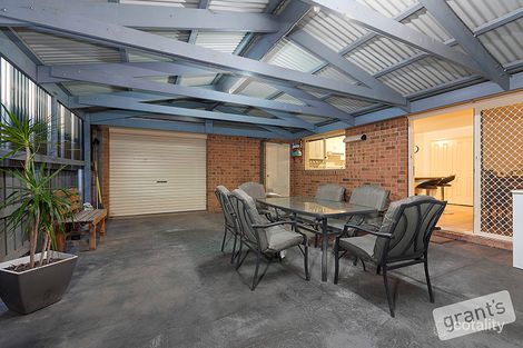 Property photo of 11 Sir Phillip Court Pakenham VIC 3810