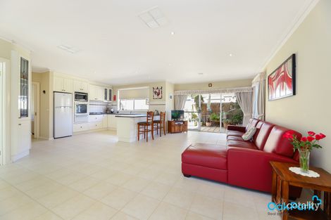 Property photo of 27 Hillcrest Road Oak Park VIC 3046