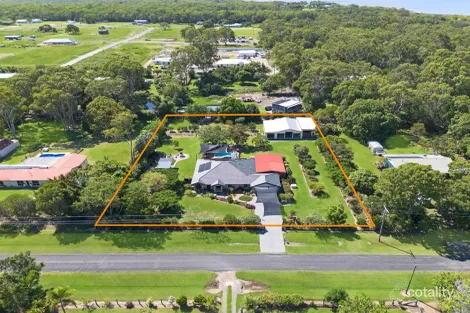 Property photo of 105 Seaview Drive Booral QLD 4655