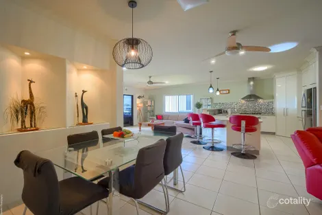 Property photo of 6 Pohlmann Court Scarness QLD 4655