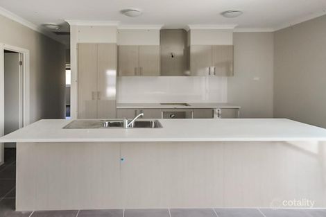 Property photo of 20 Caversham Drive Pakenham VIC 3810