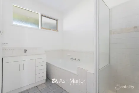 Property photo of 74 Sandfield Drive Carrum Downs VIC 3201