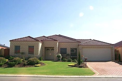 7 Cardiff Gte, Iluka, WA 6028