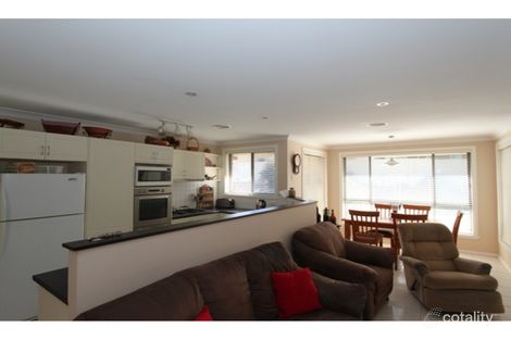 Property photo of 8 Jarrah Court Kelso NSW 2795