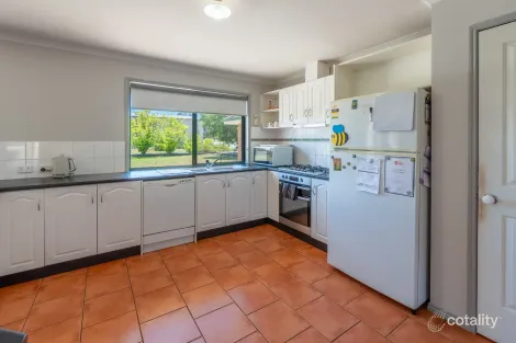 Property photo of 14 Oak Street Temora NSW 2666