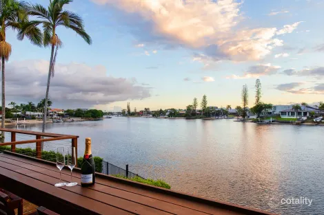 2/12 Orvieto Ave, Mermaid Waters, QLD 4218