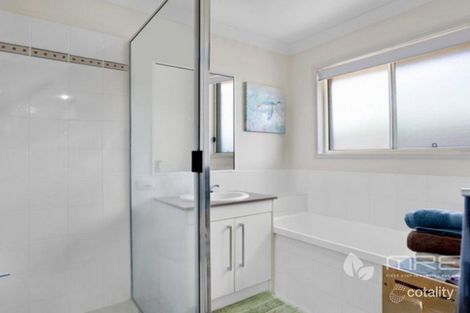 Property photo of 16 Whitehaven Drive Blacks Beach QLD 4740