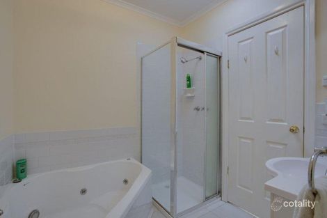 Property photo of 32 James Road Ferntree Gully VIC 3156