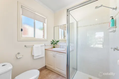 Property photo of 10 Golden Grove Red Cliffs VIC 3496