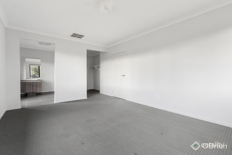 27 Pioneer Dr, Aintree, VIC 3336