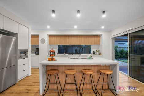 Property photo of 21 Juniper Grove Rockbank VIC 3335