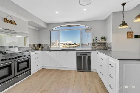 Property photo of 6 Gunwale Elbow Geographe WA 6280