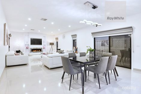 Property photo of 33 Lucy Crescent Greenvale VIC 3059