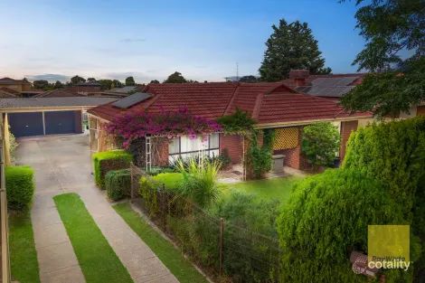 42 Aycliffe Dr, Deer Park, VIC 3023