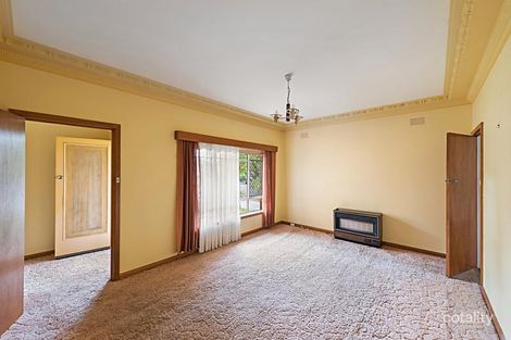 Property photo of 19 Oakbank Grove Pascoe Vale VIC 3044