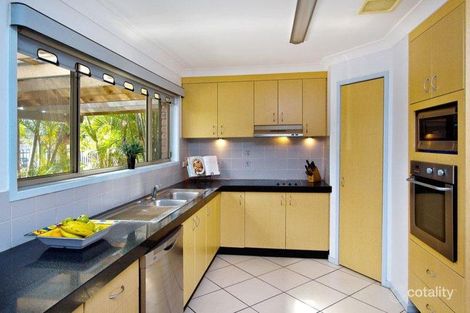 Property photo of 8 Cringle Place Mount Ommaney QLD 4074