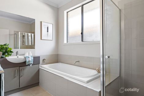 Property photo of 5 Furlong Drive Doreen VIC 3754