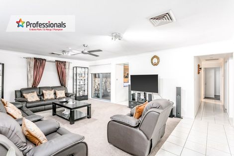 Property photo of 10 Japura Place St Clair NSW 2759