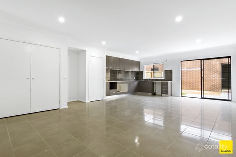 Property photo of 14 Treeve Parkway Werribee VIC 3030