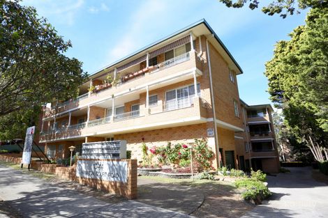 16/10 Hampton Court Rd, Carlton, NSW 2218
