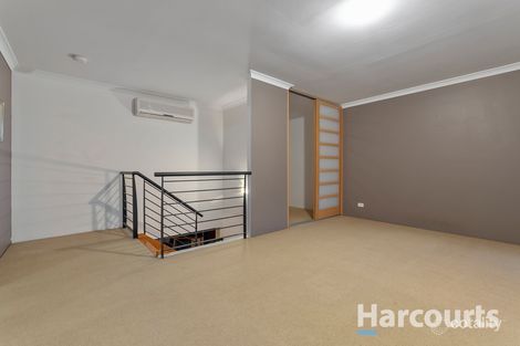 Property photo of 27 Thornbill Meander Joondalup WA 6027