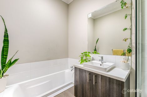 Property photo of 5 Geikie Glade Wandi WA 6167