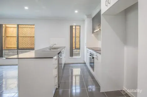 Property photo of 34 Woodline Drive Spring Mountain QLD 4300