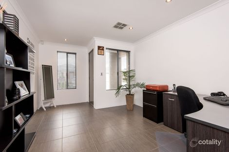 Property photo of 19 Kooya Way Wattle Grove WA 6107