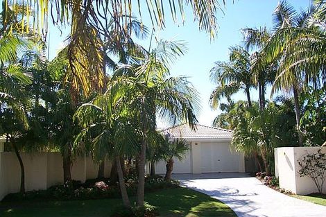 17 Cleland Cres, Broadbeach Waters, QLD 4218