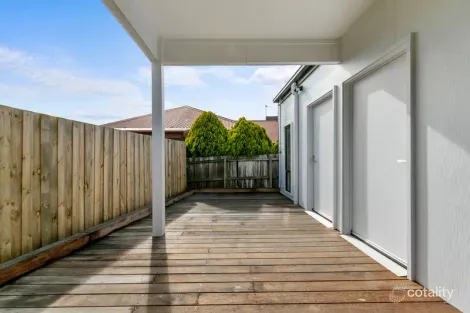 Property photo of 30 Chenhall Crescent Traralgon VIC 3844