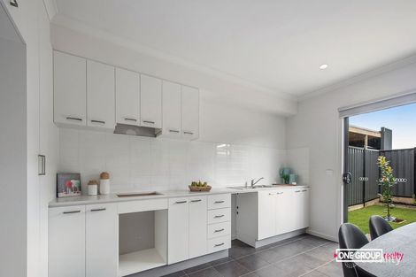 Property photo of 21 Tarlo Court Craigieburn VIC 3064