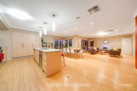 Property photo of 1 Condor Close Berwick VIC 3806