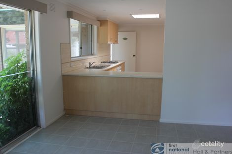 Property photo of 7 Dealbata Avenue Endeavour Hills VIC 3802