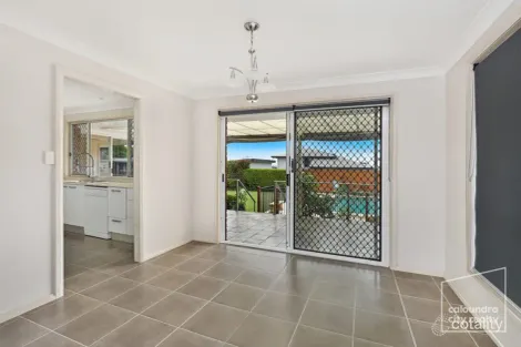 Property photo of 5 Enfield Crescent Battery Hill QLD 4551