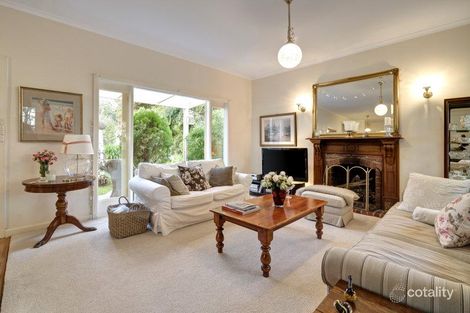 Property photo of 25 Pine Crescent Ringwood North VIC 3134