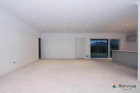 Property photo of 8 Geographe Loop Ellenbrook WA 6069