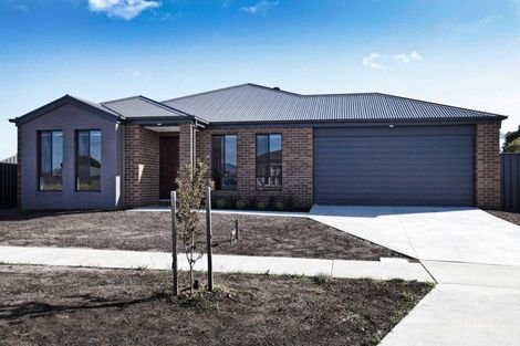 2 Kelly Cl, Kyneton, VIC 3444