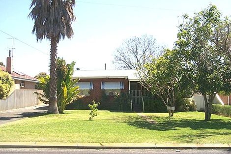 16 Whiteside St, Cloverdale, WA 6105