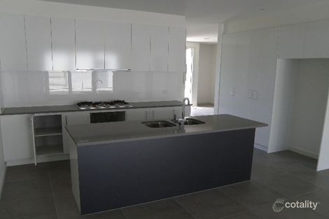 Property photo of 17 Piovesan Lane Werribee VIC 3030