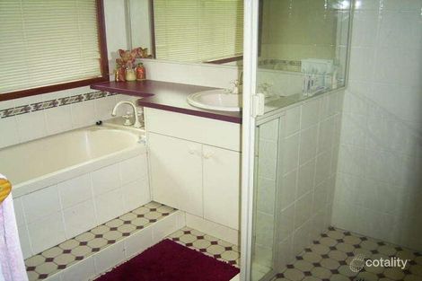 Property photo of 48 Flame Tree Court Walloon QLD 4306