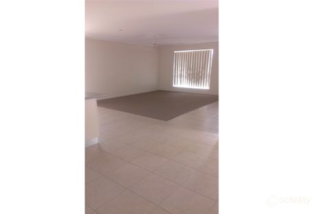 Property photo of 34 Seashore Way Toogoom QLD 4655