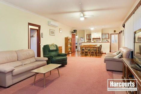 Property photo of 15 Bertrand Close Berwick VIC 3806