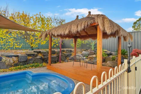 Property photo of 2 McKinlay Drive Hewett SA 5118