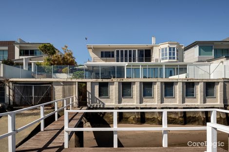 Property photo of 16 Leura Terrace Hawthorne QLD 4171