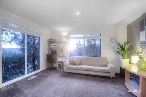 Property photo of 16 Kuranda Crescent Berwick VIC 3806