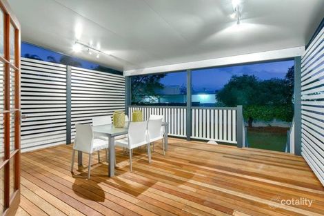 15 Gordon St, Stones Corner, QLD 4120