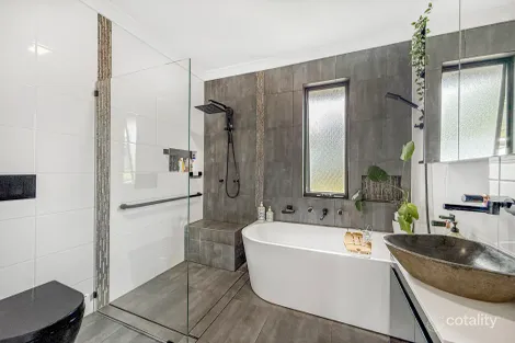 Property photo of 41 Rose Parade Unanderra NSW 2526